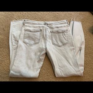 Distressed super skinny jeans